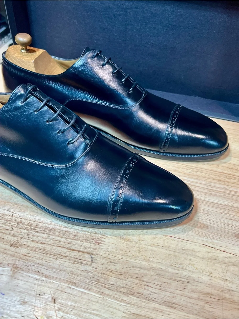 Aubercy Paris Men's Black Leather Punch Cap Toe Oxfords UK11.5/US12.5M w/ Trees